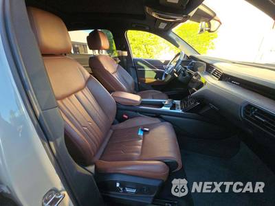 2019 Audi e-tron Prestige - zdjęcie 18 z 22 - miniatura
