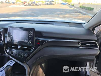 2021 Toyota Camry LE - zdjęcie 19 z 25 - miniatura