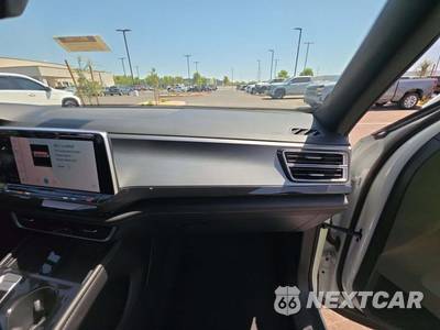 2025 Volkswagen Atlas Cross Sport 2.0T SE w/Technology - zdjęcie 16 z 22 - miniatura