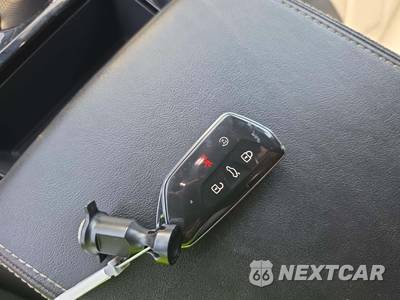 2025 Volkswagen Atlas Cross Sport 2.0T SE w/Technology - zdjęcie 5 z 22 - miniatura