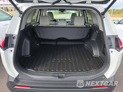 2026 Toyota RAV4 Hybrid XLE Premium - zdjęcie 14 z 22 - miniatura