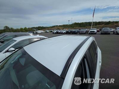 2026 Toyota RAV4 Hybrid XLE Premium - zdjęcie 12 z 22 - miniatura