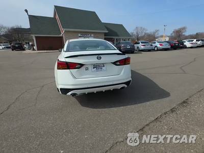 2020 Nissan Altima SL - zdjęcie 4 z 35 - miniatura