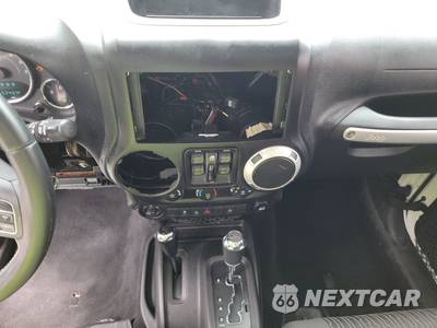 2015 Jeep Wrangler Unlimited Rubicon - zdjęcie 11 z 15 - miniatura