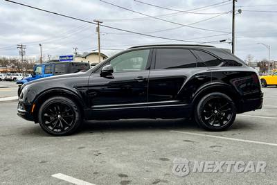 2017 Bentley Bentayga W12 - zdjęcie 7 z 65 - miniatura