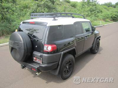 2014 Toyota FJ Cruiser w/Rear Doors - zdjęcie 9 z 64 - miniatura