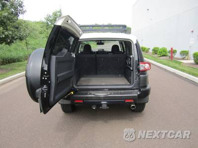 2014 Toyota FJ Cruiser w/Rear Doors - zdjęcie 39 z 64 - miniatura