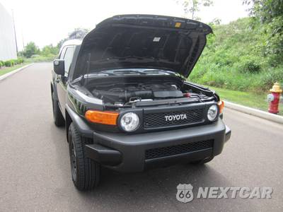 2014 Toyota FJ Cruiser w/Rear Doors - zdjęcie 55 z 64 - miniatura