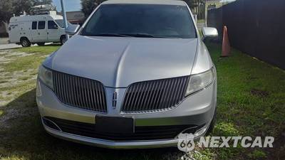 2014 Lincoln MKT w/Limo Pkg - zdjęcie 7 z 56 - miniatura