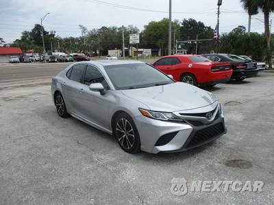 2018 Toyota Camry SE - zdjęcie 4 z 21 - miniatura