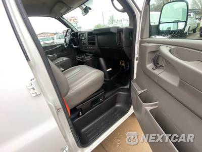 2014 Chevrolet Express 2500 Cargo Van 1WT 135.0" WB - zdjęcie 12 z 14 - miniatura