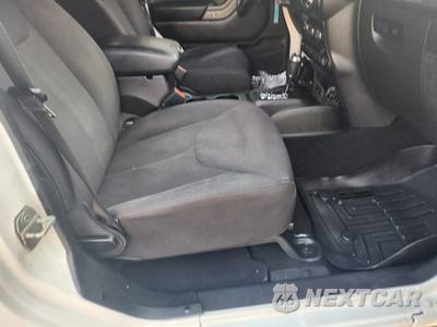 2014 Jeep Wrangler Unlimited Sport - zdjęcie 29 z 51 - miniatura
