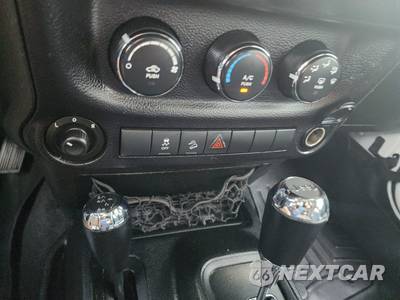 2014 Jeep Wrangler Unlimited Sport - zdjęcie 41 z 51 - miniatura