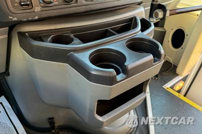 2011 Ford Super Duty E-350 Commercial Cargo Van 138.0" WB - zdjęcie 31 z 57 - miniatura