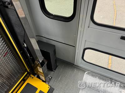 2016 Ford Super Duty E-350 Cutaway DRW - zdjęcie 36 z 45 - miniatura