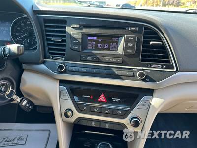 2018 Hyundai Elantra SE Sedan - zdjęcie 19 z 24 - miniatura