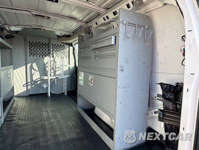 2017 Chevrolet Express 2500 Cargo Van 1WT 135.0" WB - zdjęcie 15 z 23 - miniatura