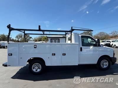 2019 Chevrolet Express 3500 Cutaway 1WT - zdjęcie 4 z 19 - miniatura