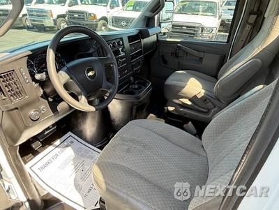 2019 Chevrolet Express 3500 Cutaway 1WT - zdjęcie 13 z 19 - miniatura