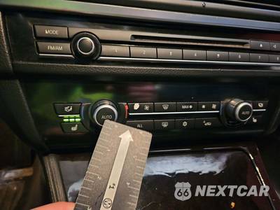 2012 BMW 5 Series Sedan 528i xDrive - zdjęcie 27 z 32 - miniatura