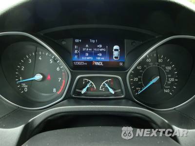 2015 Ford Focus SE Sedan - zdjęcie 19 z 22 - miniatura