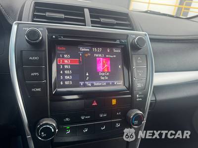 2015 Toyota Camry SE - zdjęcie 16 z 18 - miniatura