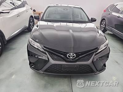 2020 Toyota Camry SE - zdjęcie 2 z 19 - miniatura