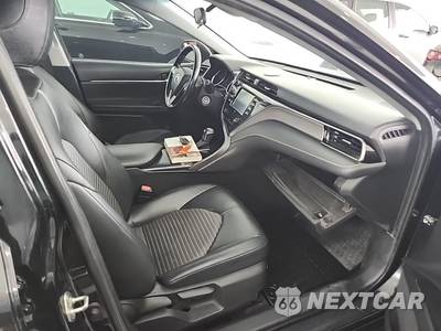 2020 Toyota Camry SE - zdjęcie 16 z 19 - miniatura