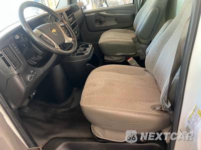 2015 Chevrolet Express 3500 Cutaway 1WT - zdjęcie 11 z 23 - miniatura