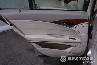 2004 Mercedes-Benz E 320 Sedan - zdjęcie 9 z 29 - miniatura