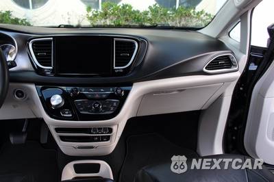 2022 Chrysler Pacifica Touring L 121.6" WB - zdjęcie 43 z 48 - miniatura