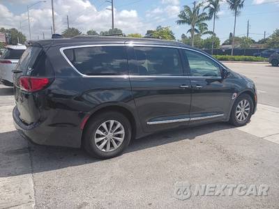2017 Chrysler Pacifica Touring L 121.6" WB - zdjęcie 3 z 30 - miniatura