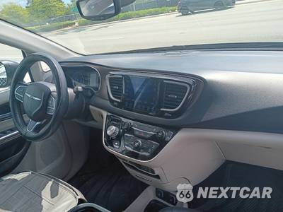 2017 Chrysler Pacifica Touring L 121.6" WB - zdjęcie 16 z 30 - miniatura