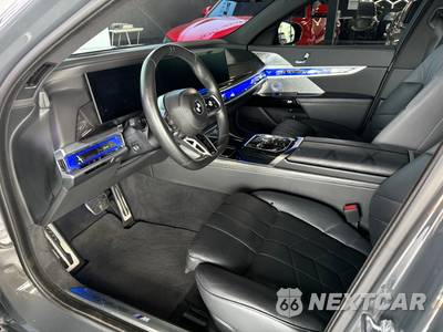 2023 BMW 7 Series Sedan 760i xDrive - zdjęcie 7 z 32 - miniatura