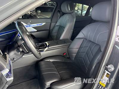 2023 BMW 7 Series Sedan 760i xDrive - zdjęcie 8 z 32 - miniatura