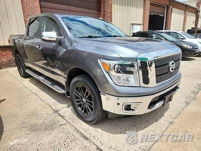 2018 Nissan TITAN SL Crew Cab Short Bed - zdjęcie 3 z 15 - miniatura