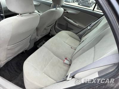 2010 Toyota Corolla LE - zdjęcie 8 z 21 - miniatura