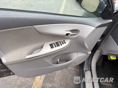 2010 Toyota Corolla LE - zdjęcie 15 z 21 - miniatura