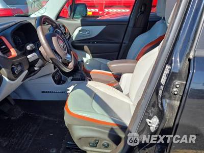 2015 Jeep Renegade Limited - zdjęcie 8 z 16 - miniatura