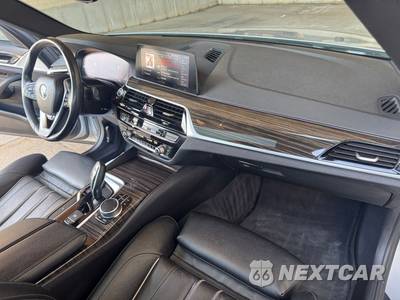 2020 BMW 5 Series Sedan 530i xDrive - zdjęcie 17 z 32 - miniatura