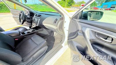 2017 Nissan Altima 2.5 SR - zdjęcie 21 z 36 - miniatura