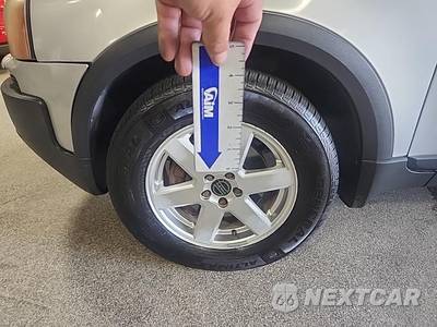 2004 Volvo XC90 2.5T w/Moonroof & 3rd Row - zdjęcie 2 z 9 - miniatura