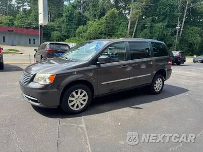 2016 Chrysler Town & Country Touring 121.2" WB - zdjęcie 8 z 21 - miniatura