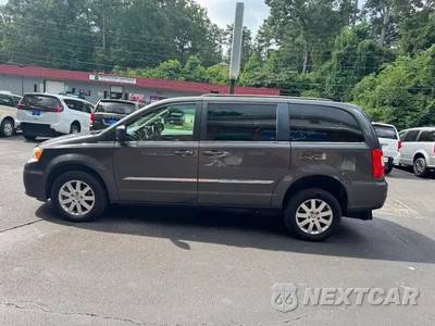 2016 Chrysler Town & Country Touring 121.2" WB - zdjęcie 7 z 21 - miniatura