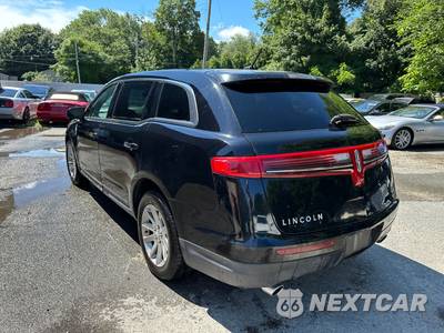 2017 Lincoln MKT w/Livery Pkg - zdjęcie 7 z 22 - miniatura