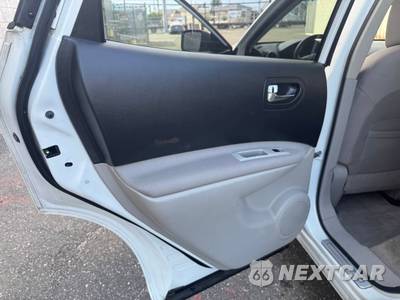 2012 Nissan Rogue SV - zdjęcie 36 z 50 - miniatura