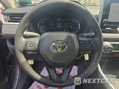 2023 Toyota RAV4 Hybrid LE - zdjęcie 10 z 17 - miniatura