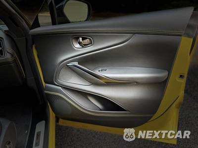 2021 Aston Martin DBX - zdjęcie 26 z 61 - miniatura