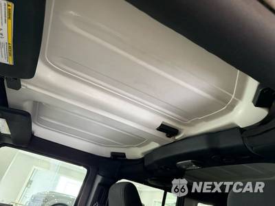 2014 Jeep Wrangler Unlimited Sahara - zdjęcie 15 z 26 - miniatura
