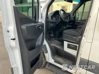 2019 Mercedes-Benz Sprinter 1500 Cargo Van Standard Roof 144.0" WB - zdjęcie 11 z 48 - miniatura